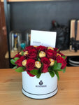 Box 12 Rosas Importadas y 12 Bombones Ferrero Rocher