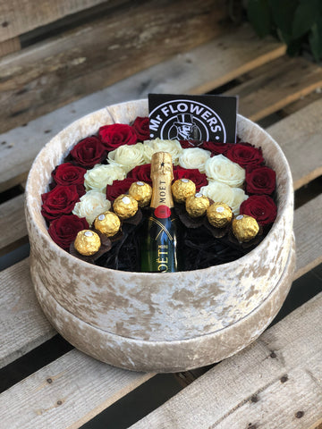 Box Terciopelo Small Elegant Rosas Importadas / Möet / Ferrero Rocher